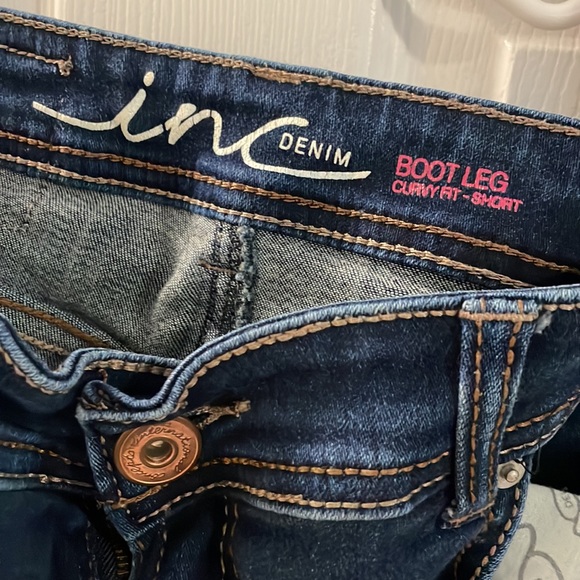 Blue stretchy jeans. Boot leg curvy fit. - Picture 6 of 8